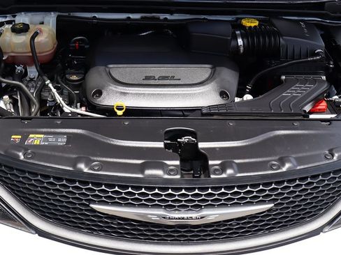 Used 2023 Chrysler Voyager LX FWD image 59