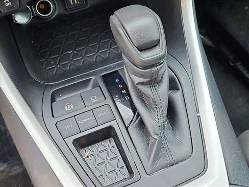 Used 2024 Toyota RAV4 XLE FWD image 14