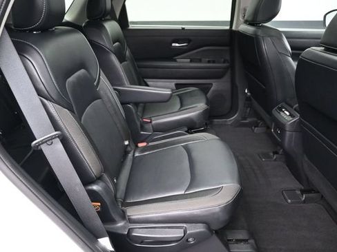 Used 2022 Nissan Pathfinder SL w/ SL Premium Package FWD image 14