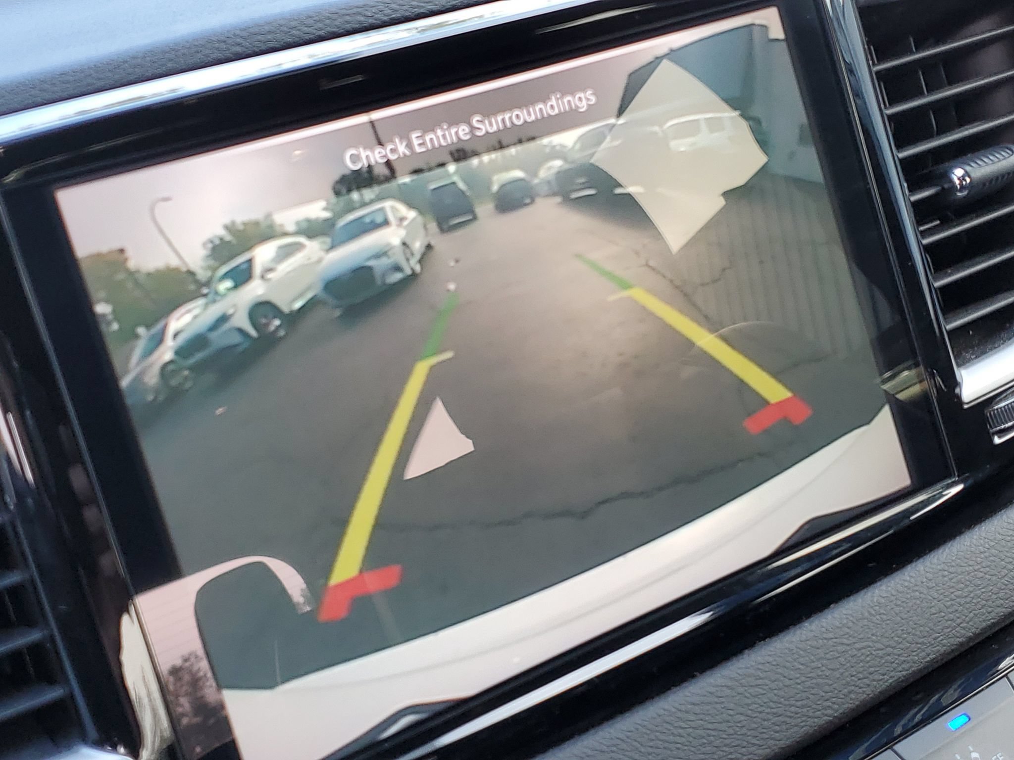 Used 2025 Chrysler Pacifica Select FWD image 16