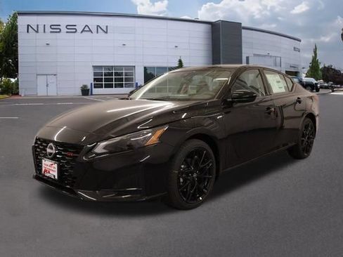 New 2026 Nissan Altima 2.5 SR w/ SR Midnight Edition Package AWD/4WD image 6