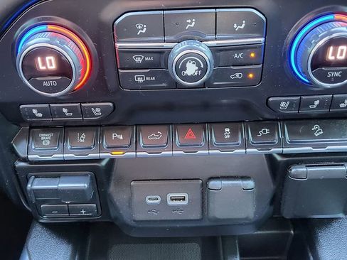 Used 2020 Chevrolet Silverado 2500 High Country w/ Z71 Off-Road Package image 30