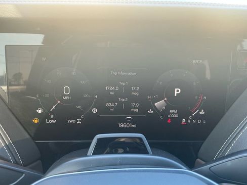 Used 2025 GMC Yukon Denali Ultimate AWD/4WD image 19