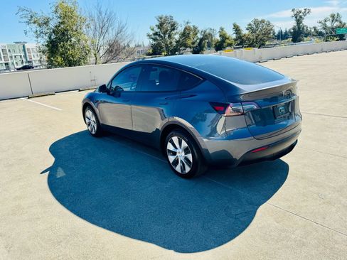 Used 2022 Tesla Model Y Long Range AWD/4WD image 12