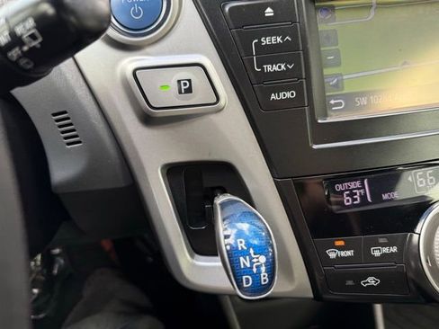 Used 2012 Toyota Prius V Five image 21