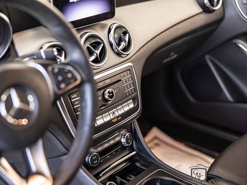Used 2020 Mercedes-Benz GLA 250 w/ Convenience Package image 21
