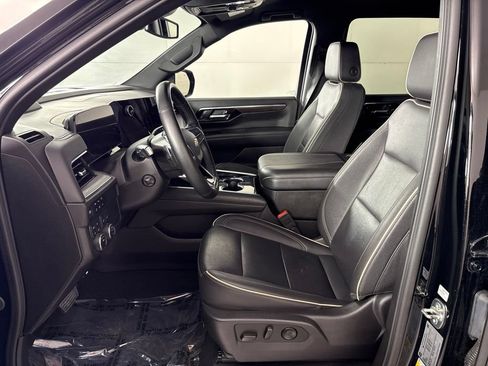 Certified 2025 Chevrolet Suburban Premier AWD/4WD image 33
