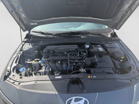 Used 2025 Hyundai Elantra Sport FWD image 25