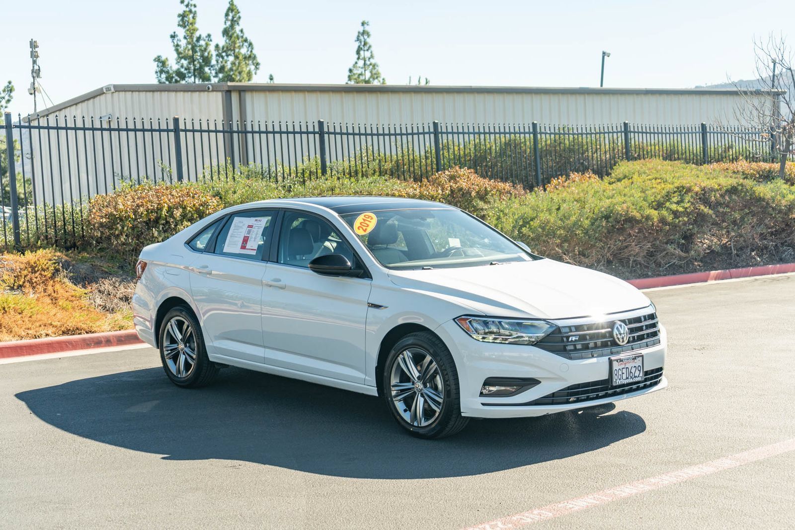 Used 2019 Volkswagen Jetta R-Line FWD image 3