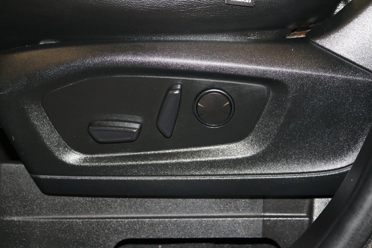 Used 2020 Ford Explorer XLT RWD image 73