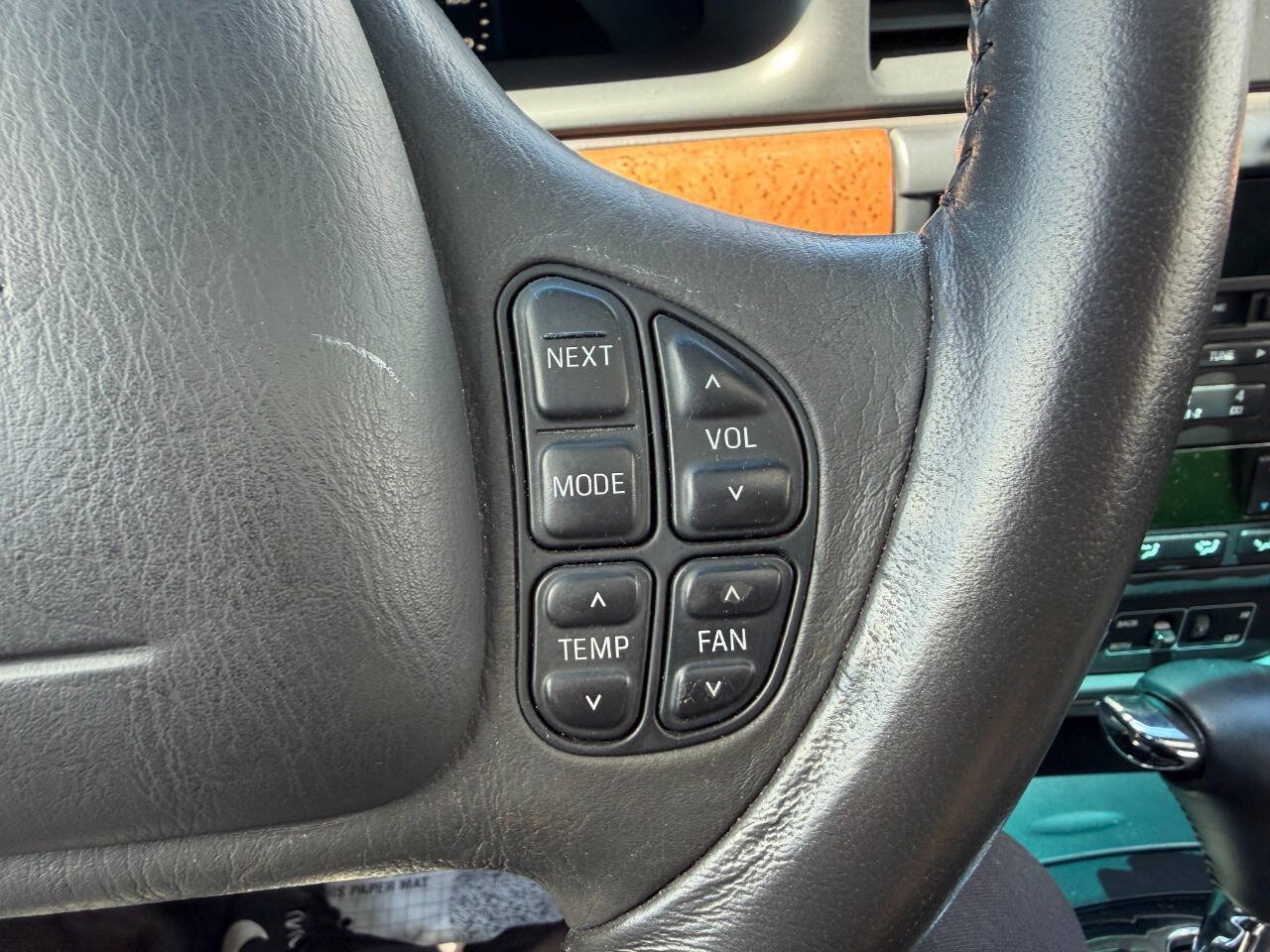 Used 2001 Lincoln Continental FWD image 21