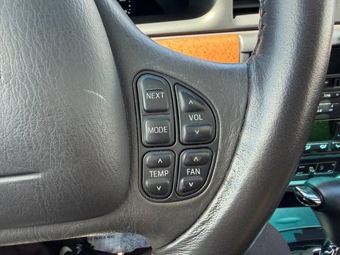 Used 2001 Lincoln Continental FWD image 21