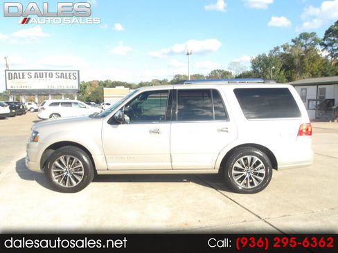 Used 2017 Lincoln Navigator Select image 1