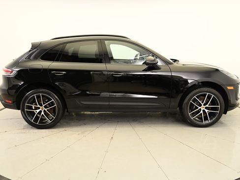 Used 2025 Porsche Macan image 8