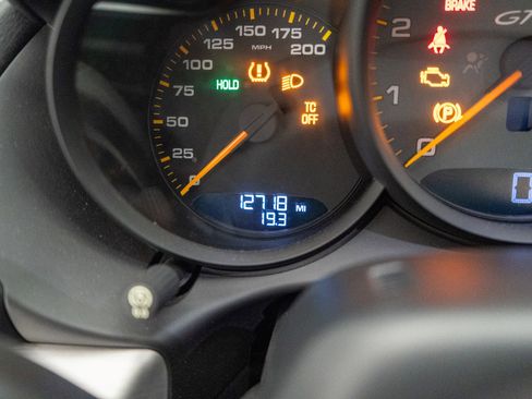 Used 2016 Porsche Cayman GT4 image 21