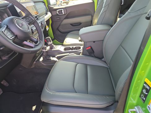 New 2026 Jeep Gladiator Mojave image 5