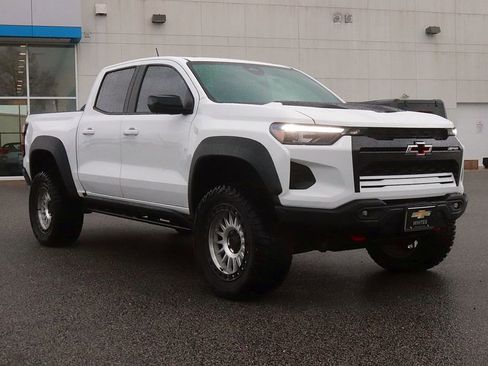 Used 2024 Chevrolet Colorado ZR2 w/ ZR2 Bison Edition AWD/4WD image 3