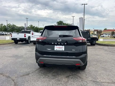 Used 2023 Nissan Rogue SV FWD image 4