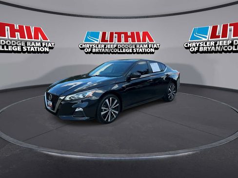 Used 2021 Nissan Altima 2.5 SR FWD image 4