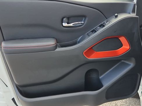 New 2025 Nissan Frontier PRO-4X image 9