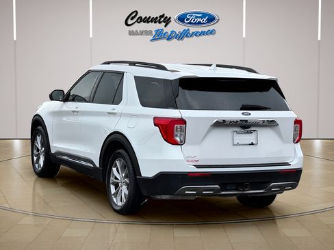 Used 2022 Ford Explorer XLT w/ Equipment Group 202A RWD image 6