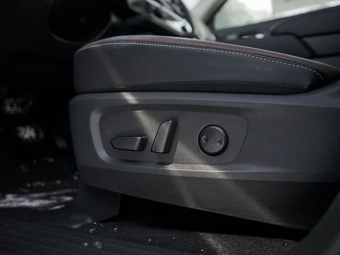 New 2025 Nissan Pathfinder Platinum image 21