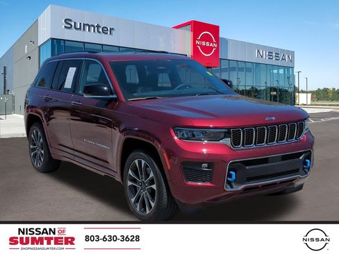 Used 2024 Jeep Grand Cherokee Overland w/ Trailer Tow Package AWD/4WD image 1
