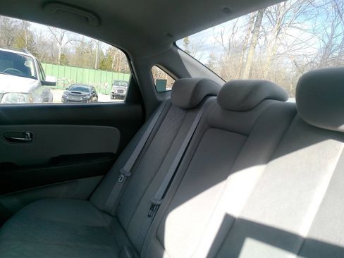 Used 2010 Hyundai Elantra SE image 35