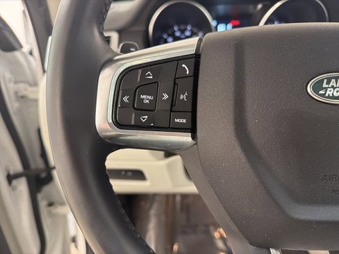 Used 2018 Land Rover Discovery Sport HSE image 12