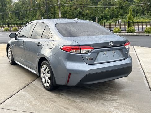 Certified 2025 Toyota Corolla LE FWD image 4