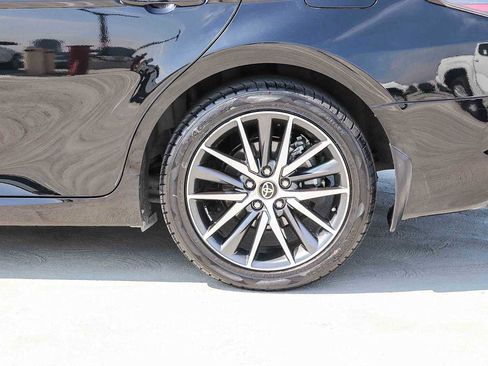 Used 2021 Toyota Camry XLE FWD image 11