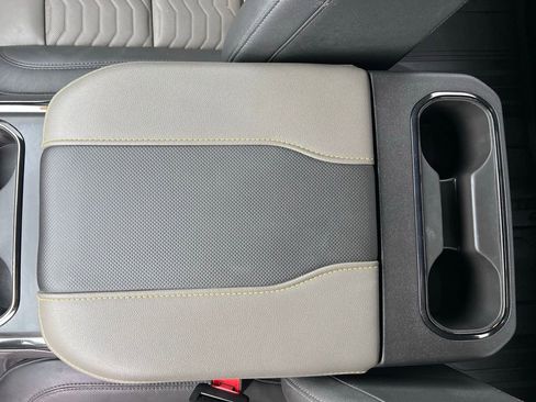 Used 2024 Chevrolet Silverado 2500 ZR2 w/ Technology Package image 30