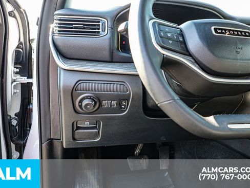 Used 2024 Jeep Wagoneer Series II w/ Flexible Seating Group image 28