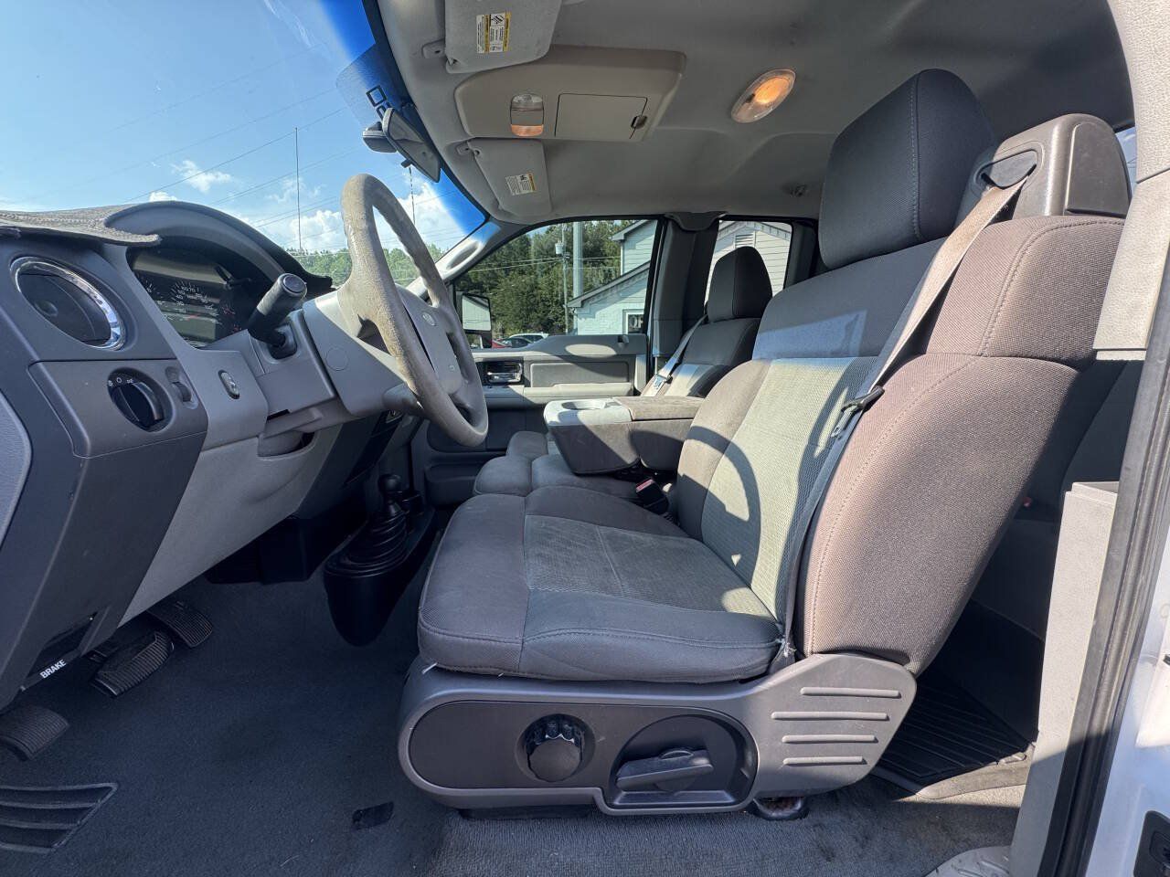 Used 2005 Ford F150 XLT AWD/4WD image 13