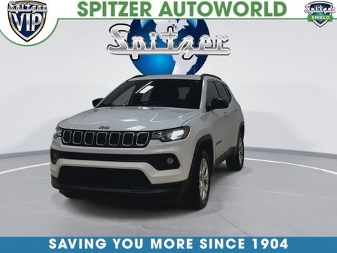 Used 2024 Jeep Compass Latitude AWD/4WD image 4