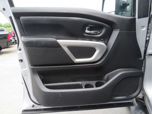 Used 2017 Nissan Titan PRO-4X image 37