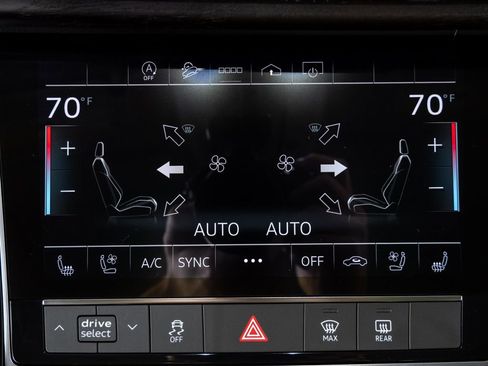 Used 2022 Audi Q8 Premium Plus w/ Premium Plus Package image 16