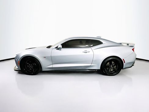 Used 2017 Chevrolet Camaro SS image 4