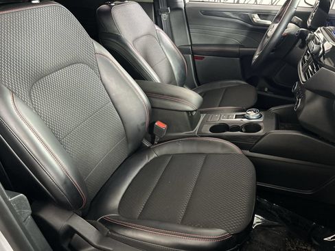 Used 2025 Ford Escape ST-Line w/ Equipment Group 301A FWD image 25