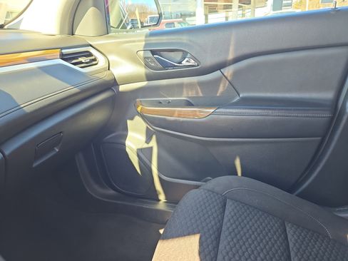 Used 2018 GMC Acadia SLE image 33