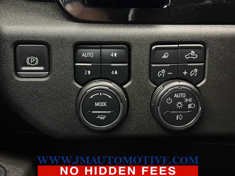 Used 2023 Chevrolet Silverado 1500 High Country w/ High Country Premium Package AWD/4WD image 34