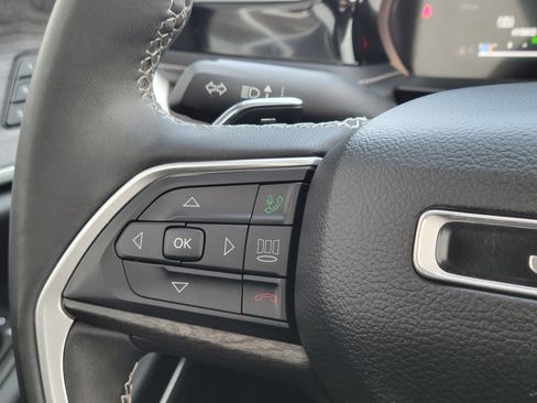 Used 2023 Jeep Grand Cherokee 4WD 4xe w/ Luxury Tech Group II image 11