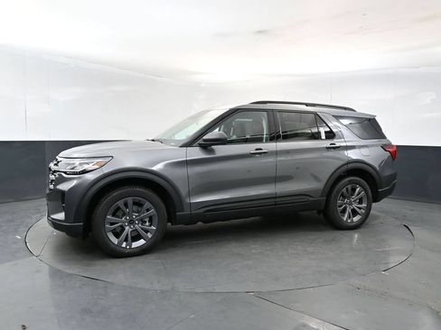 New 2026 Ford Explorer Active w/ Active Comfort Package AWD/4WD image 2