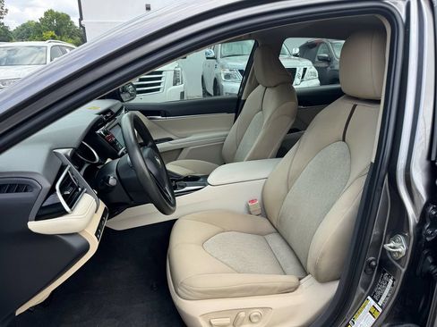 Used 2018 Toyota Camry LE FWD image 15