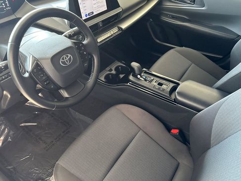 Used 2024 Toyota Prius LE image 10