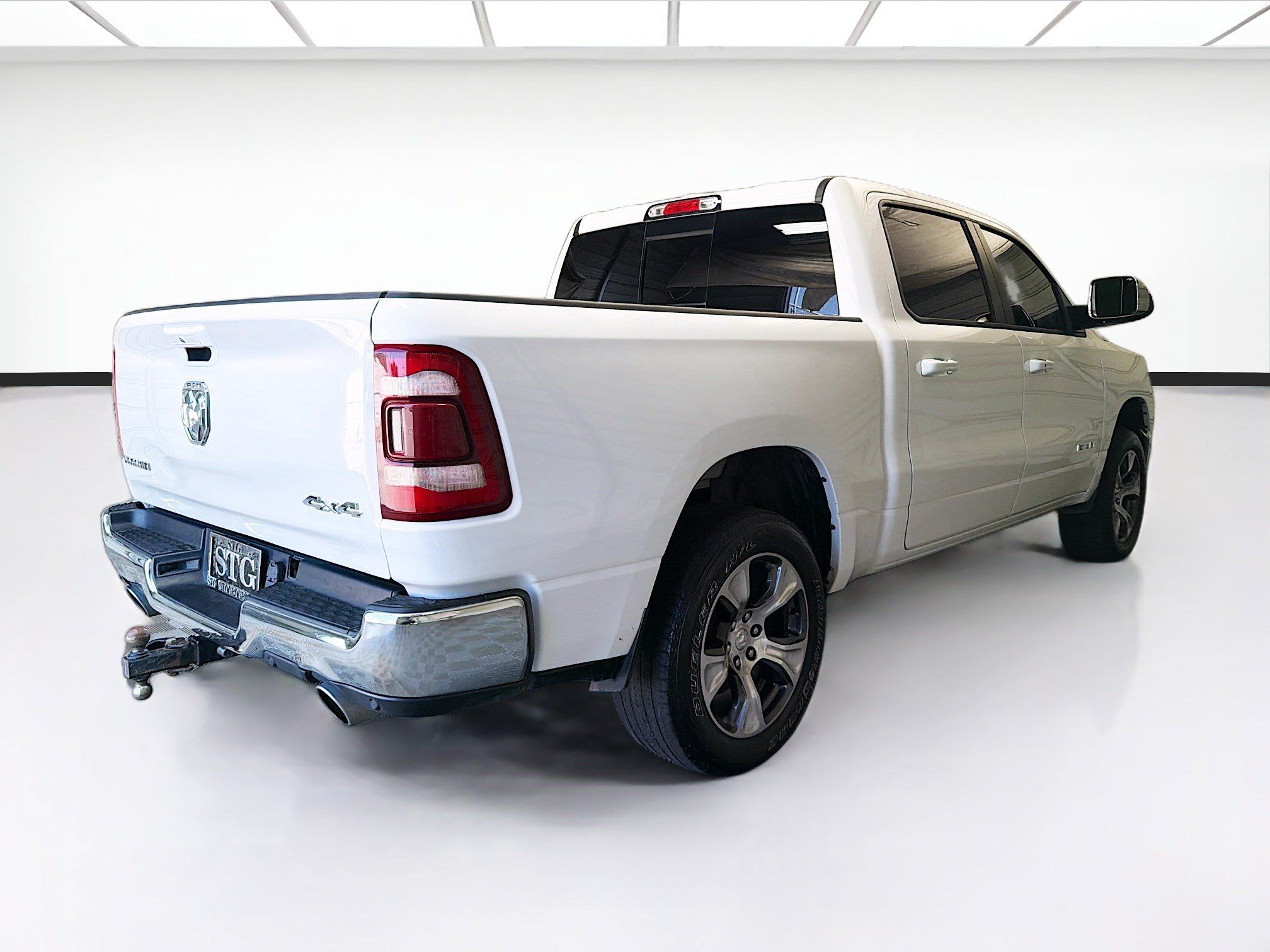 Used 2023 RAM 1500 Laramie AWD/4WD image 4