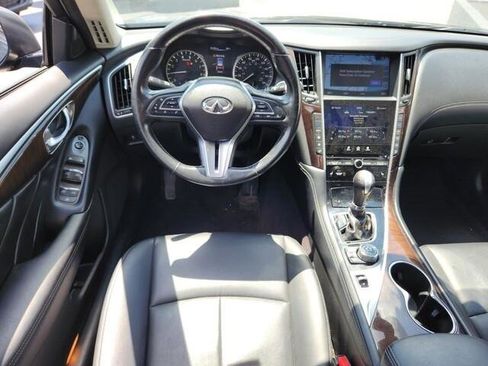 Used 2018 INFINITI Q50 Luxe w/ Essential Package (3.0T Luxe) AWD/4WD image 8