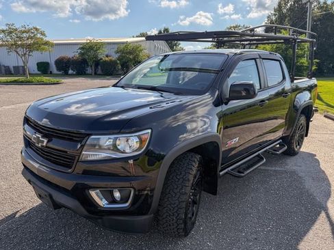 Used 2018 Chevrolet Colorado Z71 w/ Z71 Midnight Edition AWD/4WD image 8