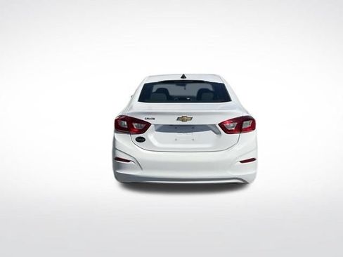 Used 2018 Chevrolet Cruze LS FWD image 14