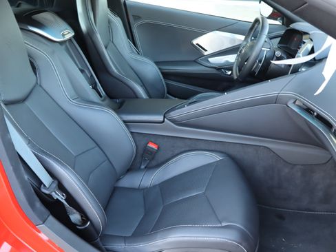Used 2022 Chevrolet Corvette Stingray Preferred Cpe w/ Z51 Performance Package RWD image 33